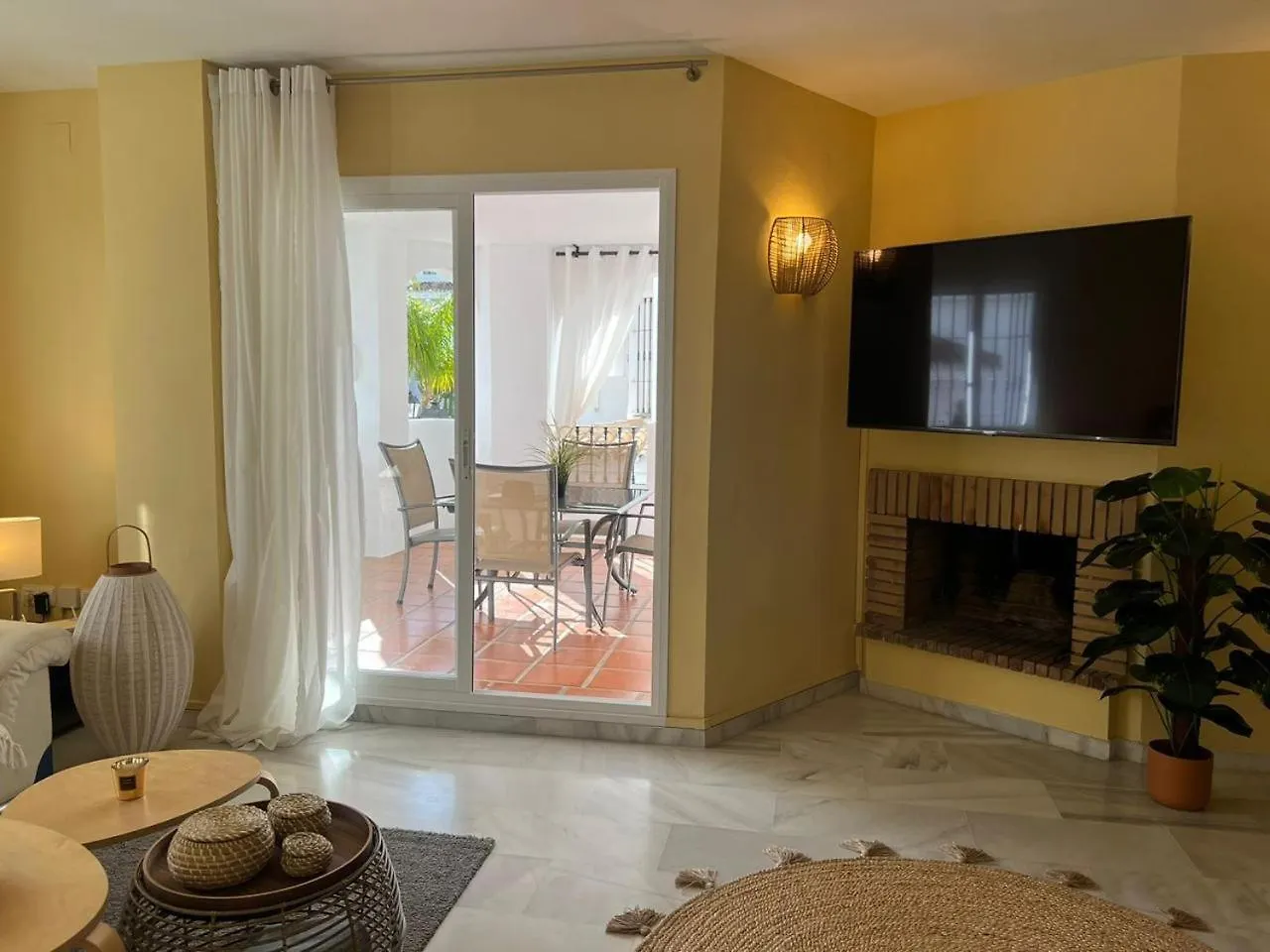 Beautiful 2 Bedroom Apartment In Puerto Banus ! Marbella