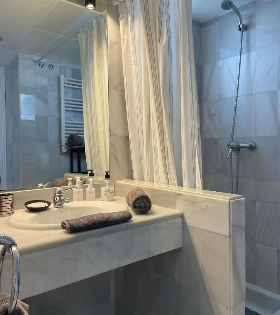 Beautiful 2 Bedroom Apartment In Puerto Banus ! Marbella Spain