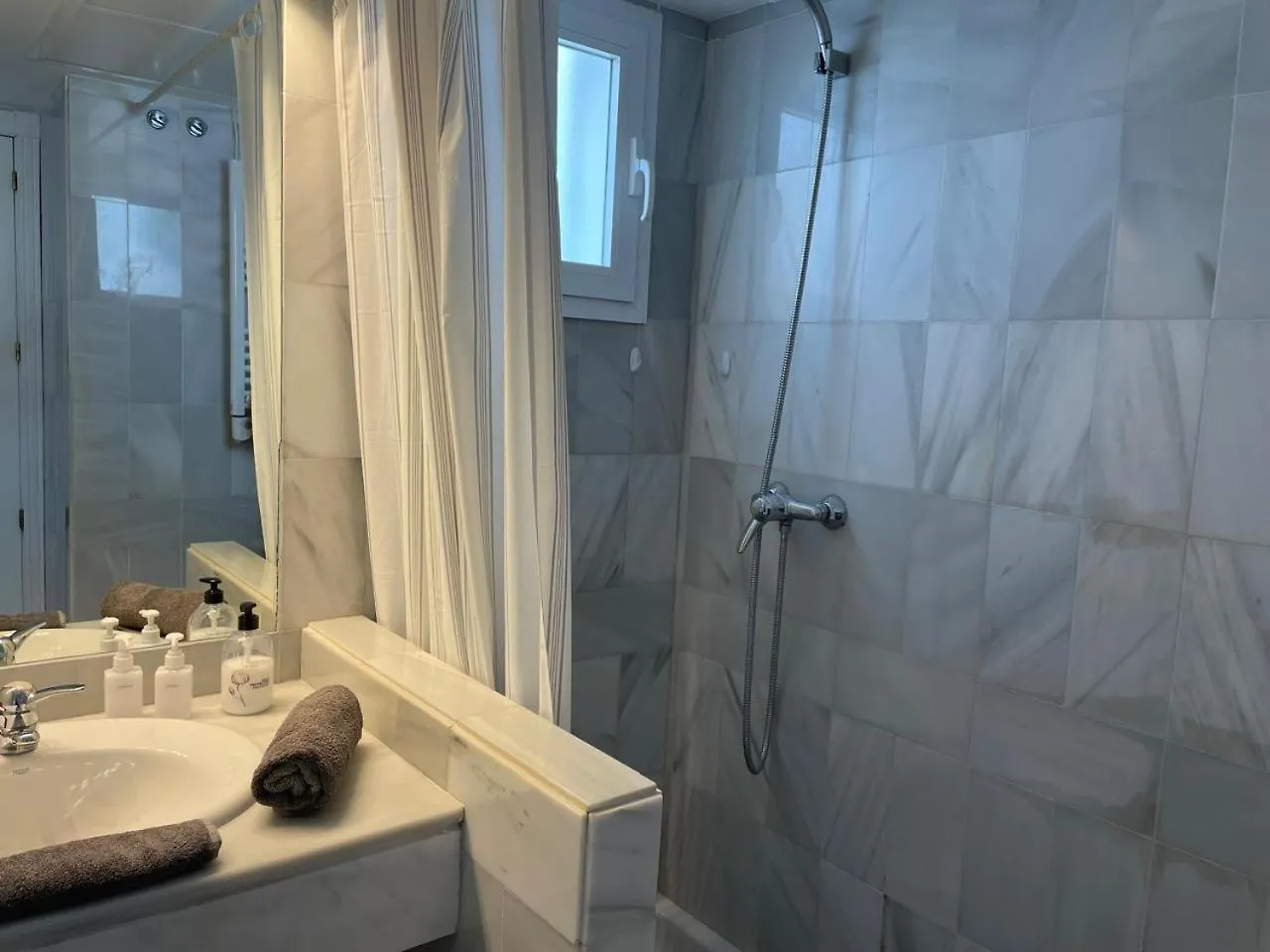 Beautiful 2 Bedroom Apartment In Puerto Banus ! Marbella