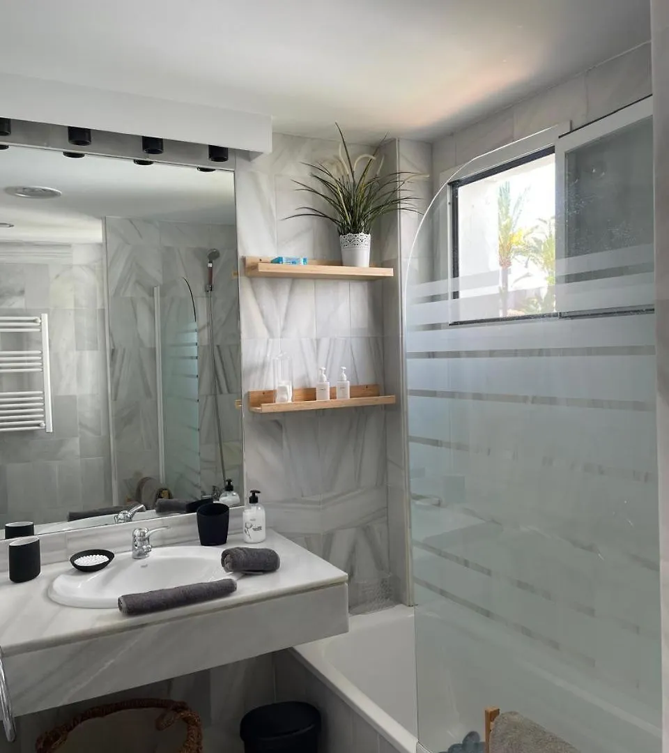 Beautiful 2 Bedroom Apartment In Puerto Banus ! Marbella