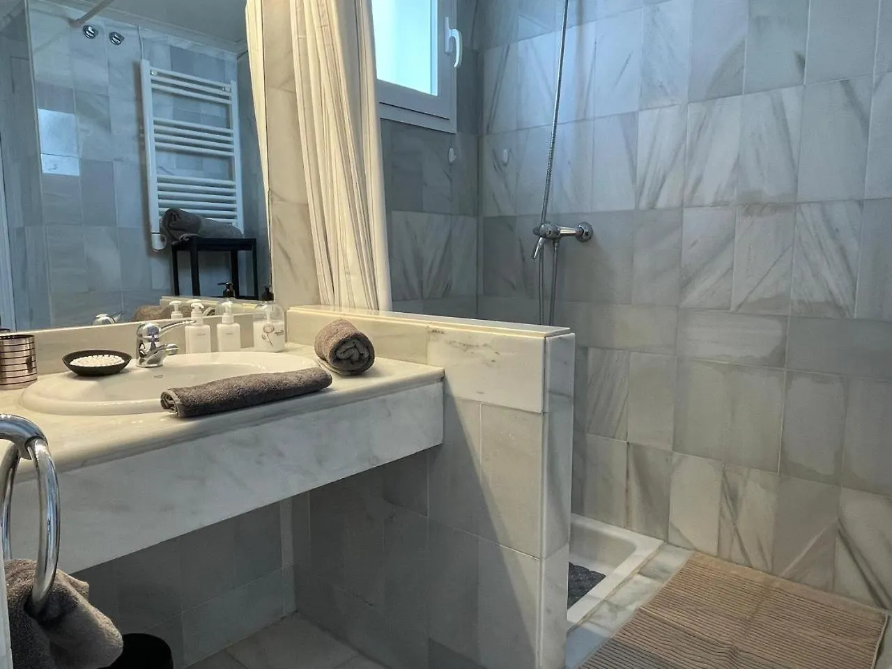 Beautiful 2 Bedroom Apartment In Puerto Banus ! Marbella