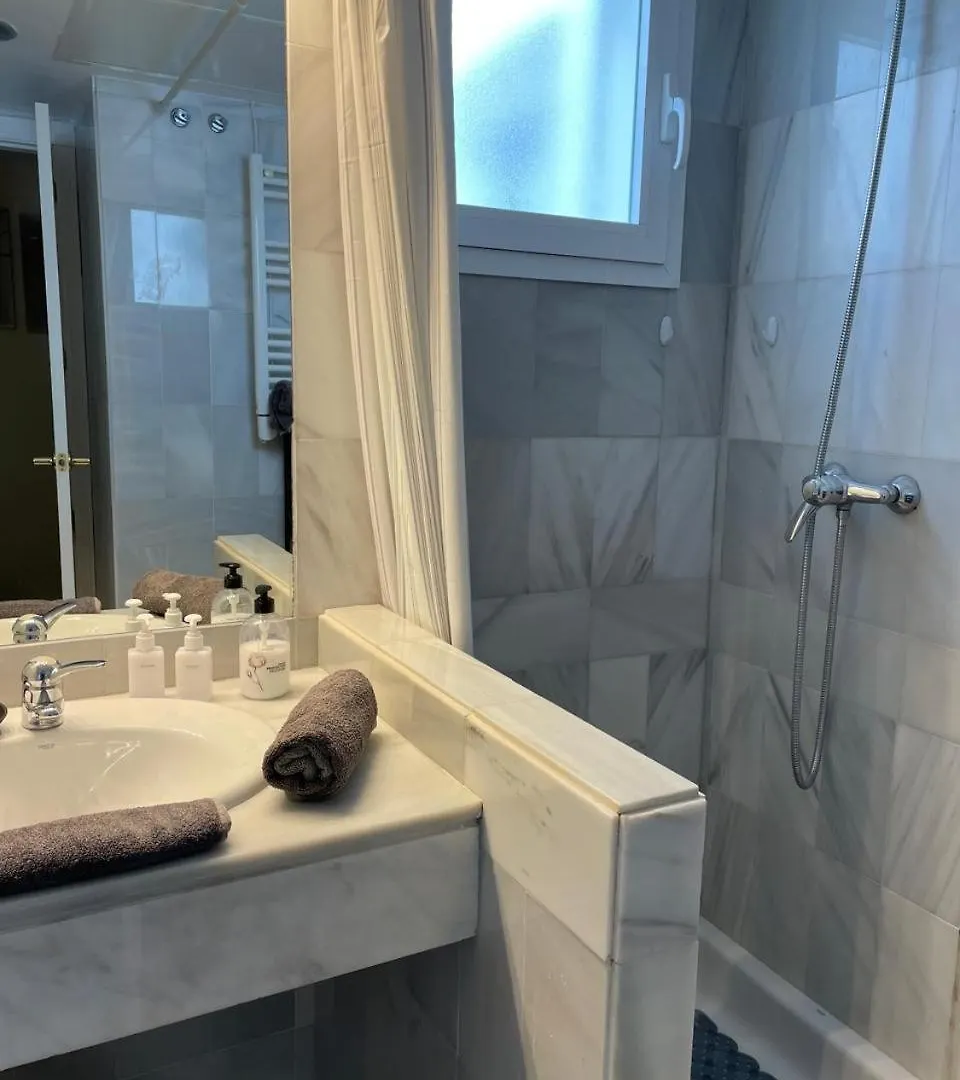 Beautiful 2 Bedroom Apartment In Puerto Banus ! Марбелья 0*,