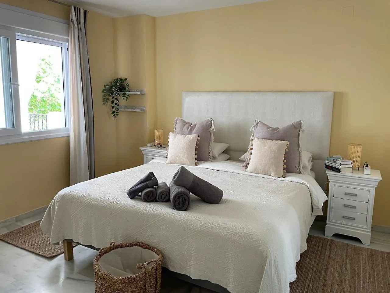 Beautiful 2 Bedroom Apartment In Puerto Banus ! Marbella
