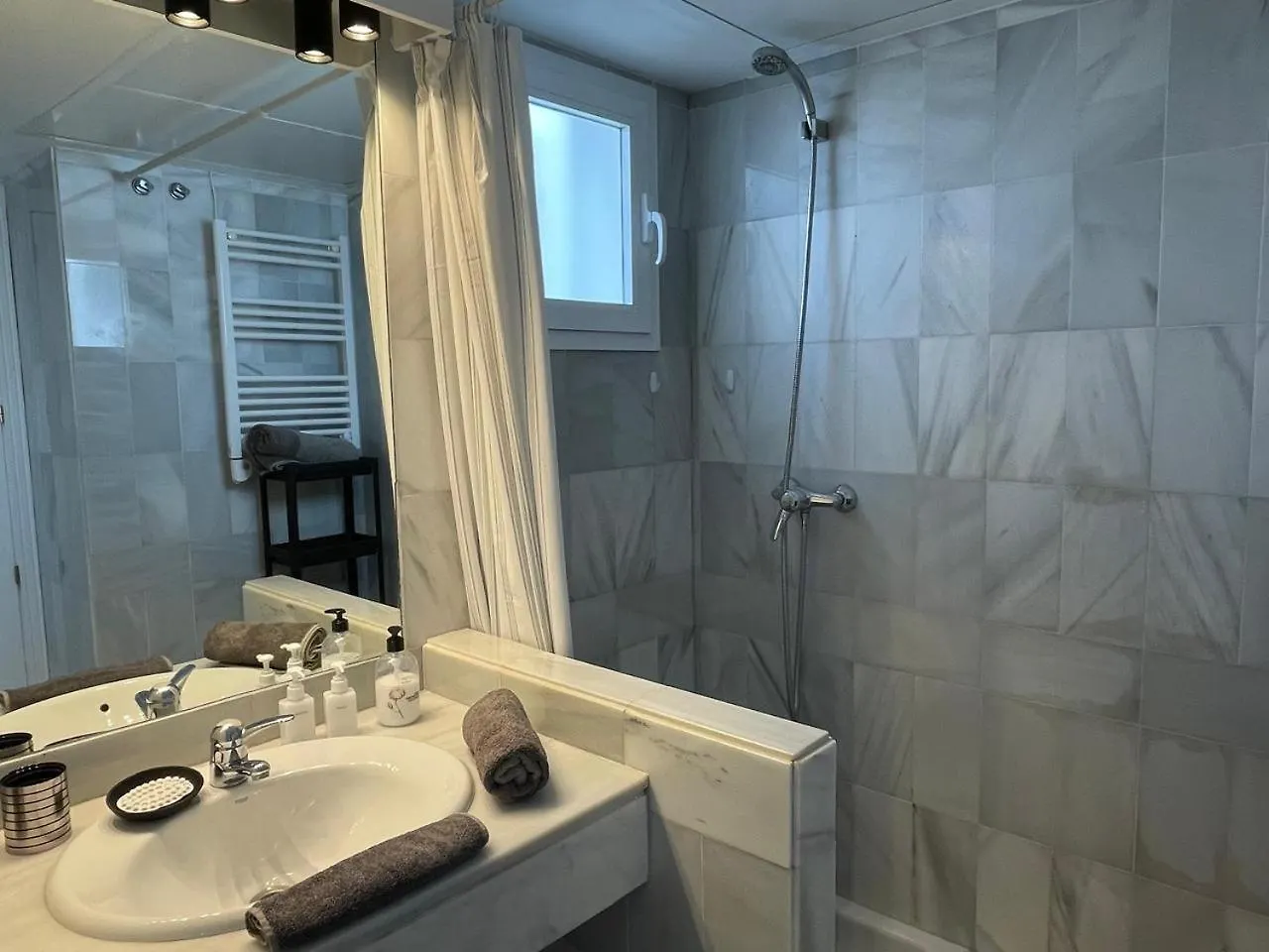 Beautiful 2 Bedroom Apartment In Puerto Banus ! Marbella