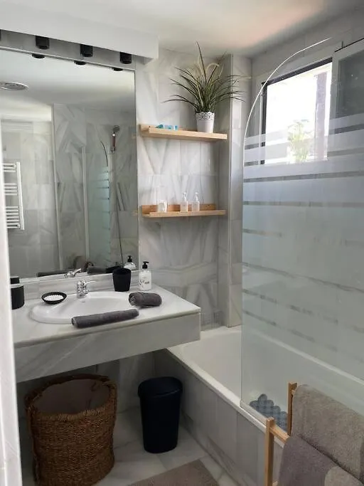 Beautiful 2 Bedroom Apartment In Puerto Banus ! Marbella